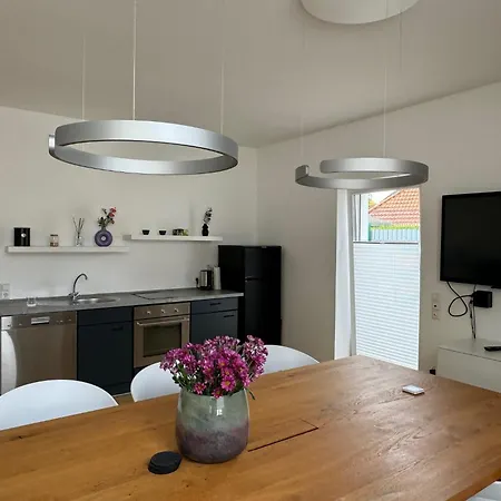 Moderne Wohnung Mit Garten Verl Exterior photo