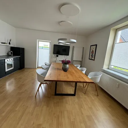 Moderne Wohnung Mit Garten Verl Exterior photo