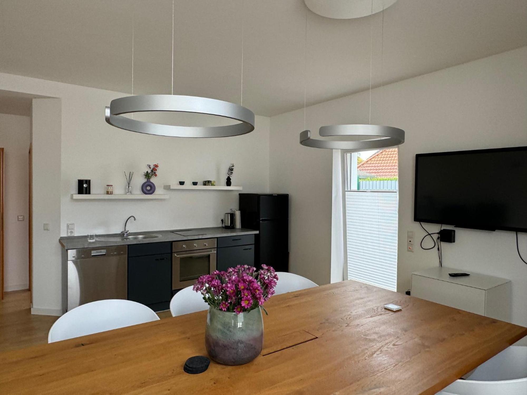 Moderne Mit Garten Apartment *